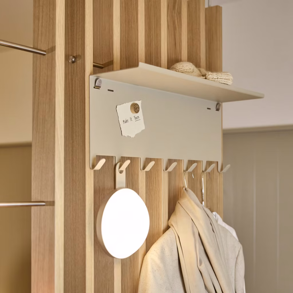 Image 1 de 8 dans la galerie EMBRACE | Nell Coat Rack