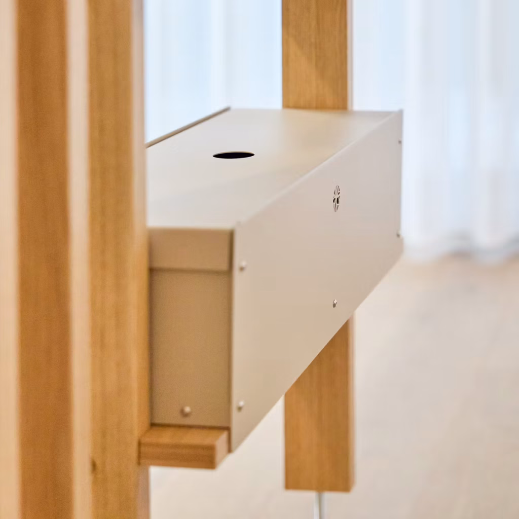 Bild 3 von 9 in der EMBRACE | Nell Metal Box Galerie