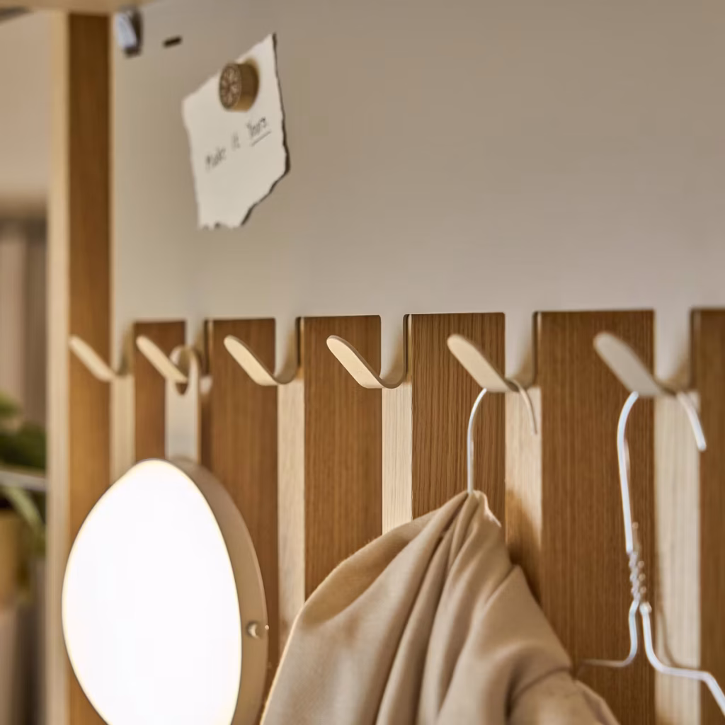 Image 8 de 8 dans la galerie EMBRACE | Nell Coat Rack