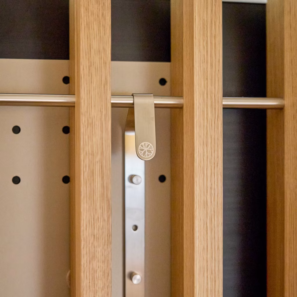 Image 7 de 8 dans la galerie EMBRACE | Nell TV-Mount