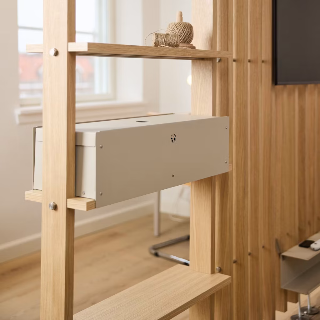 Bild 8 von 9 in der EMBRACE | Nell Metal Box Galerie